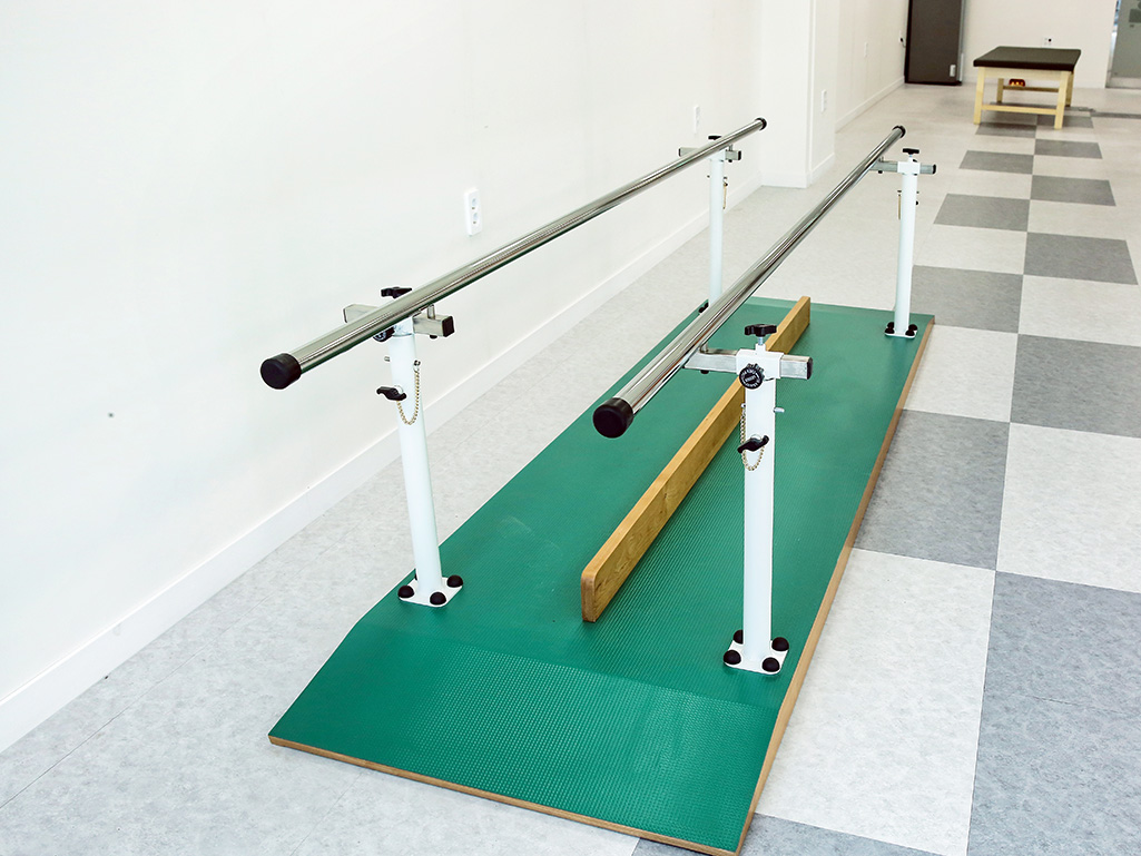 물리치료실 보행운동보조기구